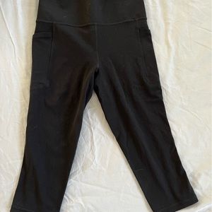 Athleta Salutation Stash Crop Legging